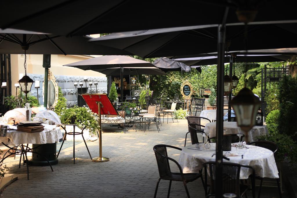 Grand Boutique Hotel Bukares Bagian luar foto
