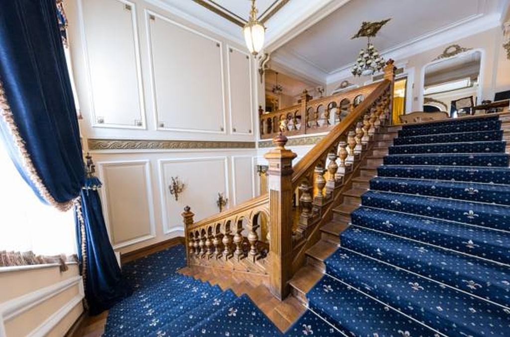 Grand Boutique Hotel Bukares Bagian luar foto