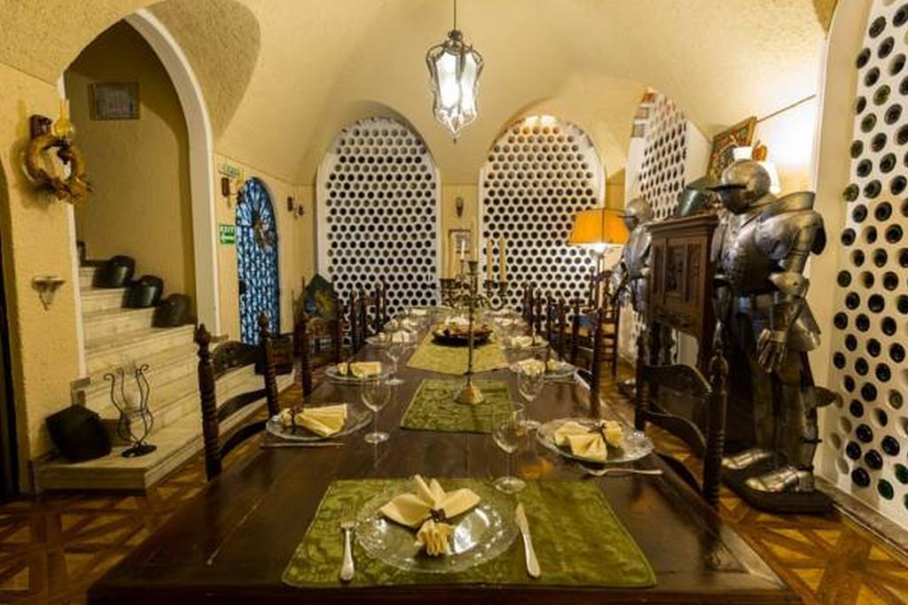 Grand Boutique Hotel Bukares Bagian luar foto