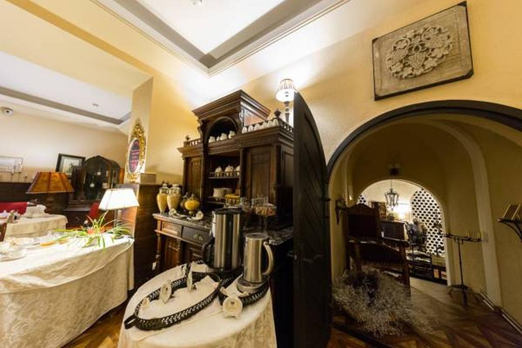 Grand Boutique Hotel Bukares Bagian luar foto