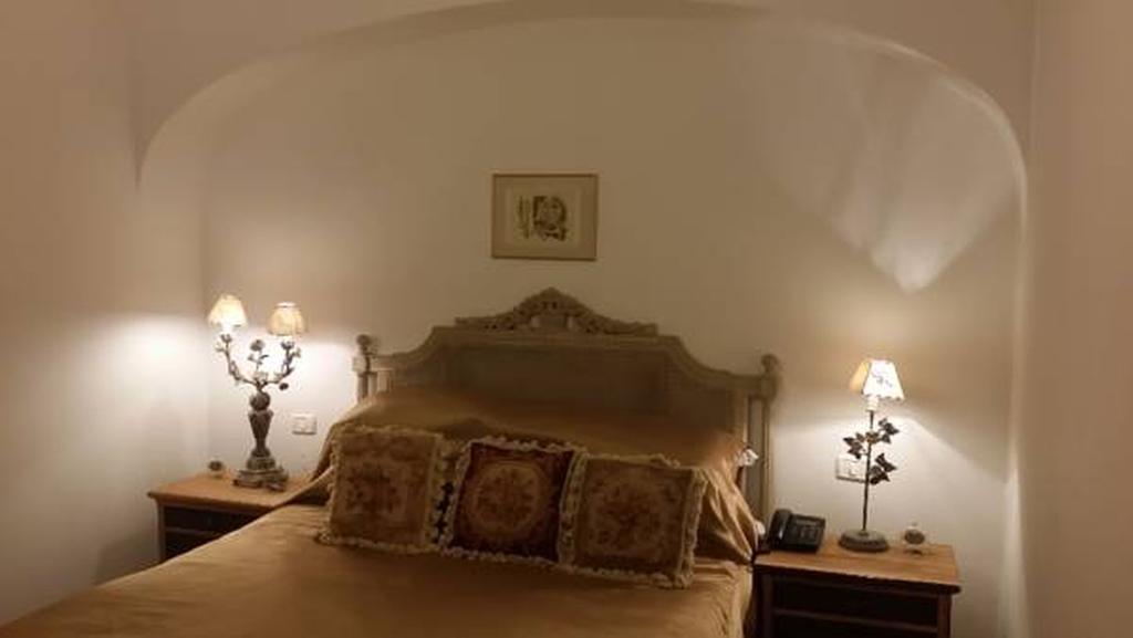 Grand Boutique Hotel Bukares Bagian luar foto