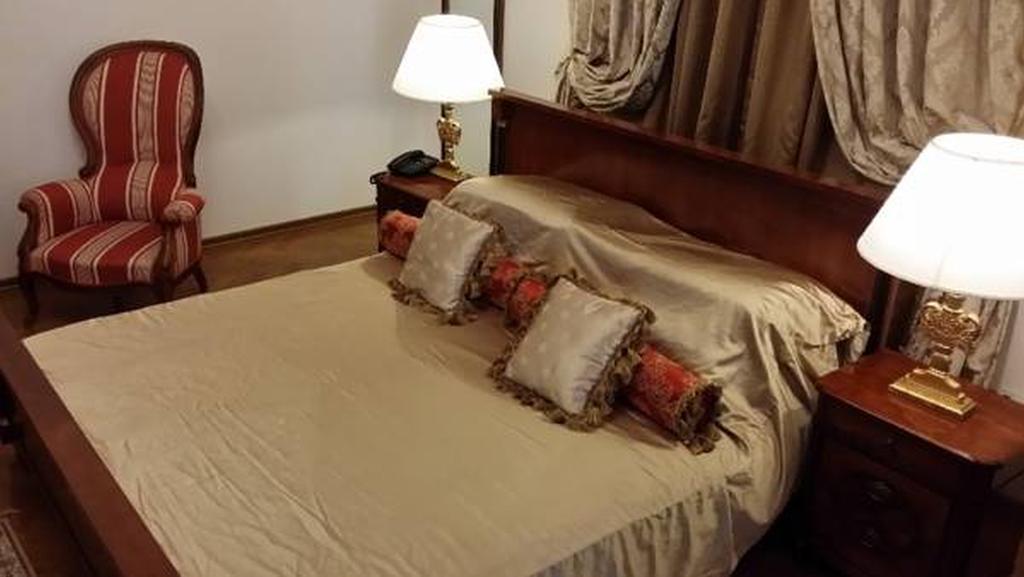 Grand Boutique Hotel Bukares Bagian luar foto
