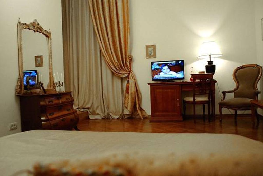 Grand Boutique Hotel Bukares Bagian luar foto