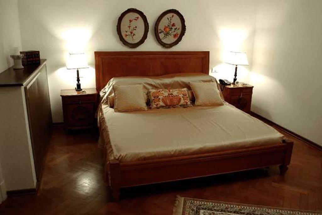 Grand Boutique Hotel Bukares Bagian luar foto