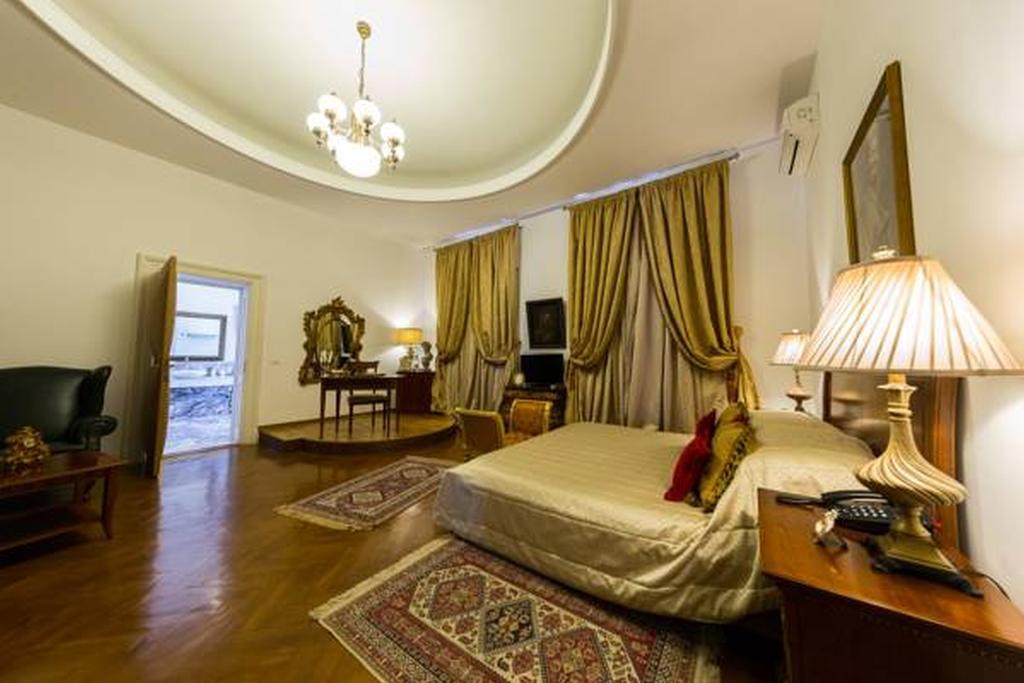Grand Boutique Hotel Bukares Bagian luar foto