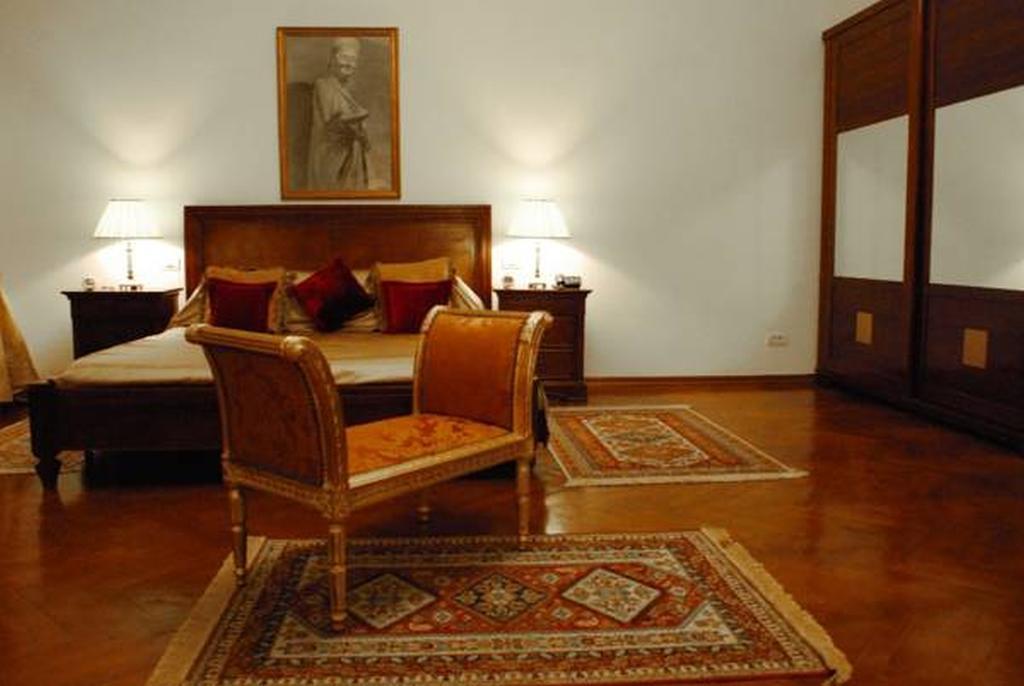 Grand Boutique Hotel Bukares Bagian luar foto
